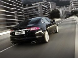 Jaguar XF будет оснащаться новым двигателем