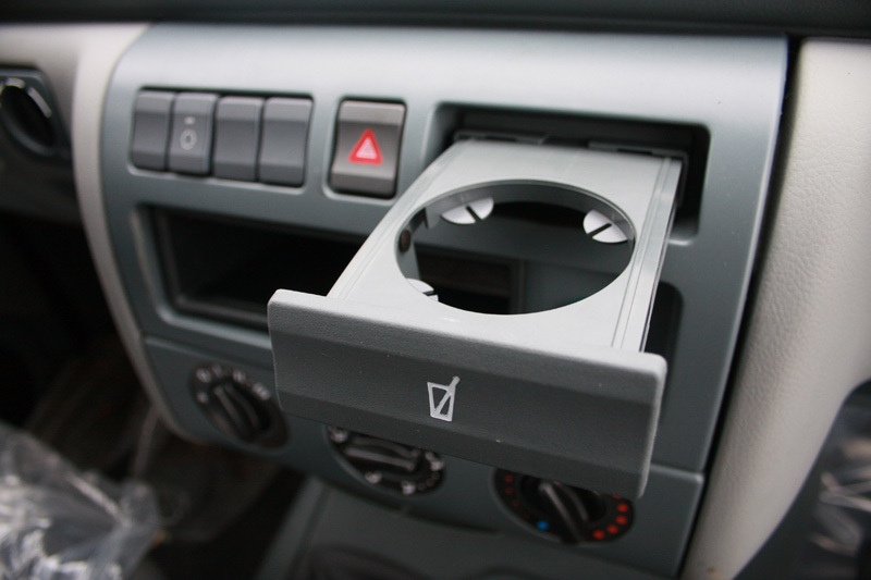 Отделка салон УАЗ 2363 Пикап аналогична внедорожнику «Патриот» и зависит от варианта комплектации (Classic или Comfort)