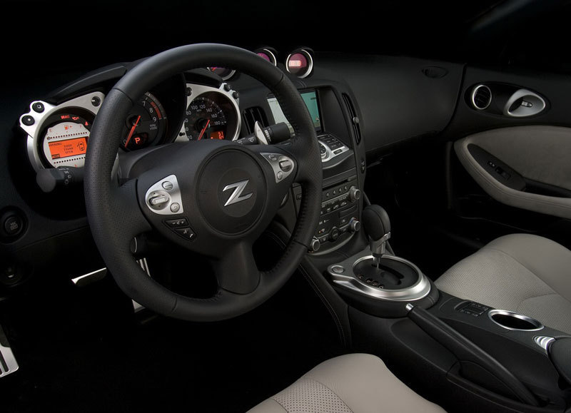 Салон купе Nissan 370Z