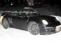 Porsche 911 Carrera Cabrio проходит зимние тесты