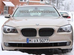 Гибридная версия BMW 7 Series выехала на тесты