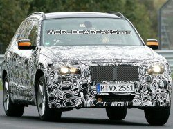 Новейший кроссовер BMW X1 проходит испытания