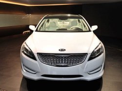 Роскошный седан Kia VG представлен на мотор-шоу в Сеуле