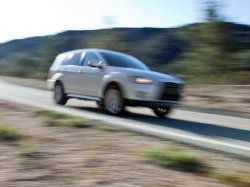 Кроссовер Mitsubishi Outlander GT готов к дебюту