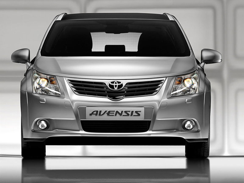 Седан Toyota Avensis 2009