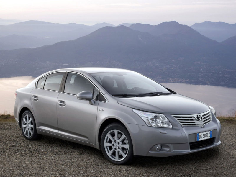 Седан Toyota Avensis 2009