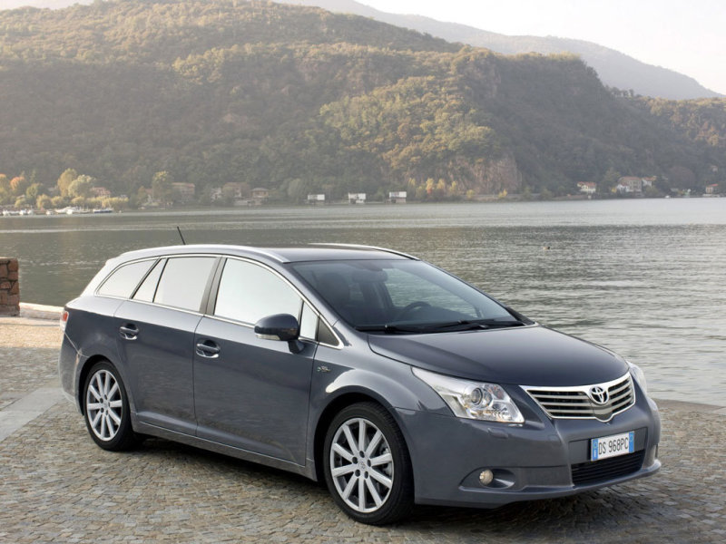 Универсал Toyota Avensis 2009