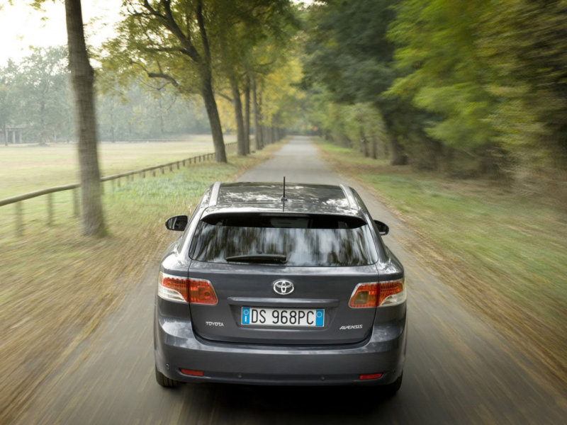 Универсал Toyota Avensis 2009