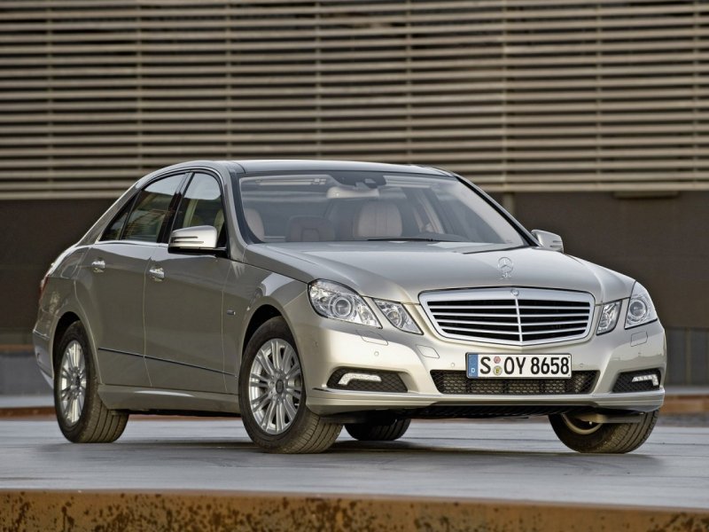 Mercedes E-Class Elegance W212