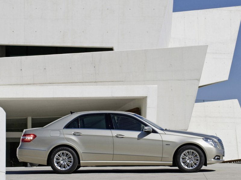 Mercedes E-Class Elegance W212