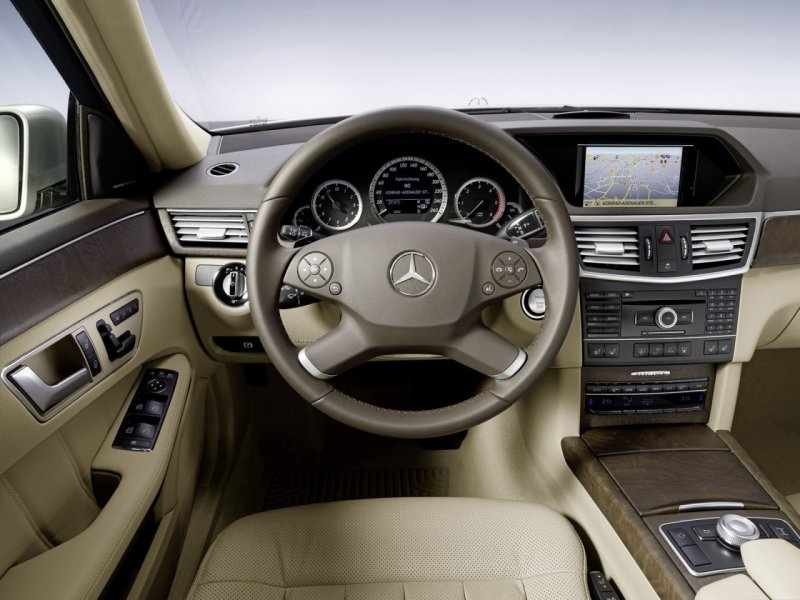 Mercedes E-Class Elegance W212