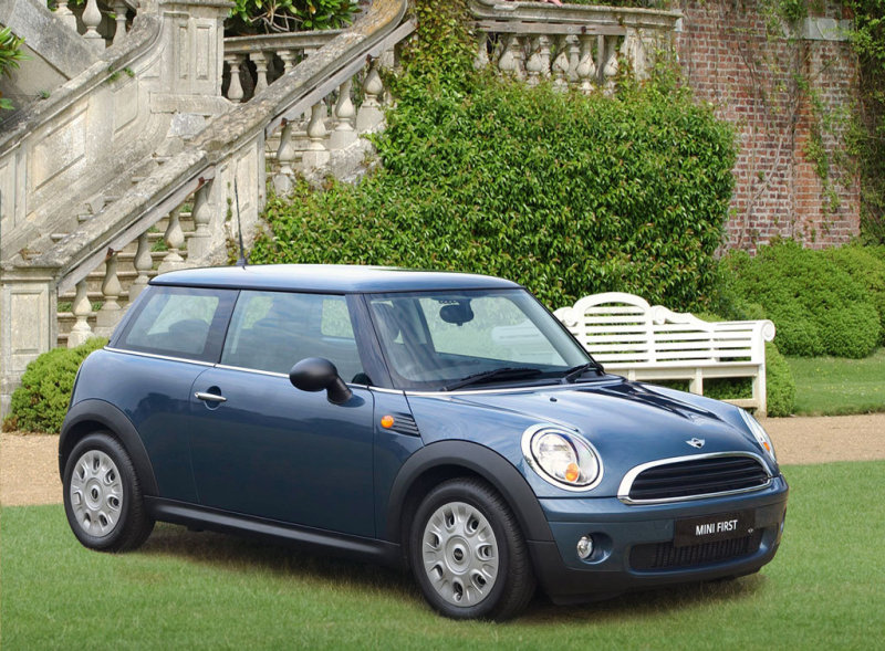 MINI Cooper First — бюджетная версия для модных и экономных