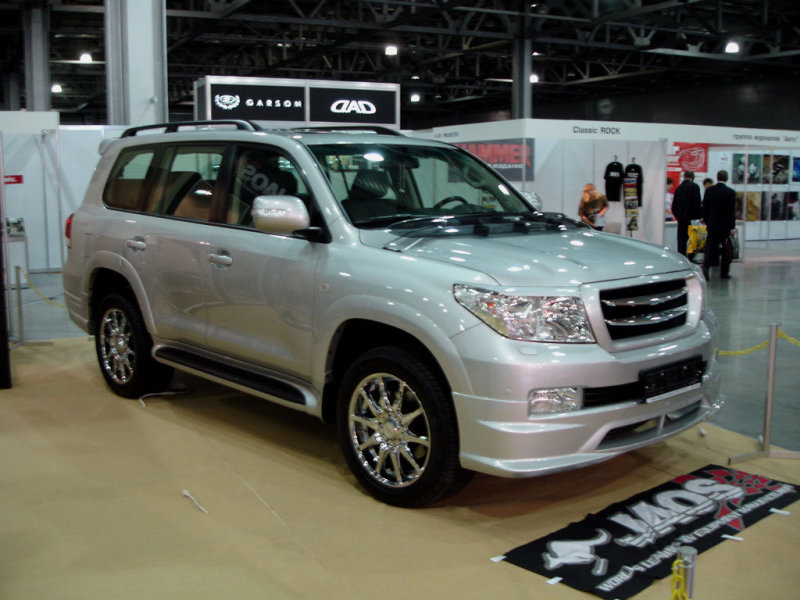Toyota Land Cruiser 200 с тюнингом JAOS