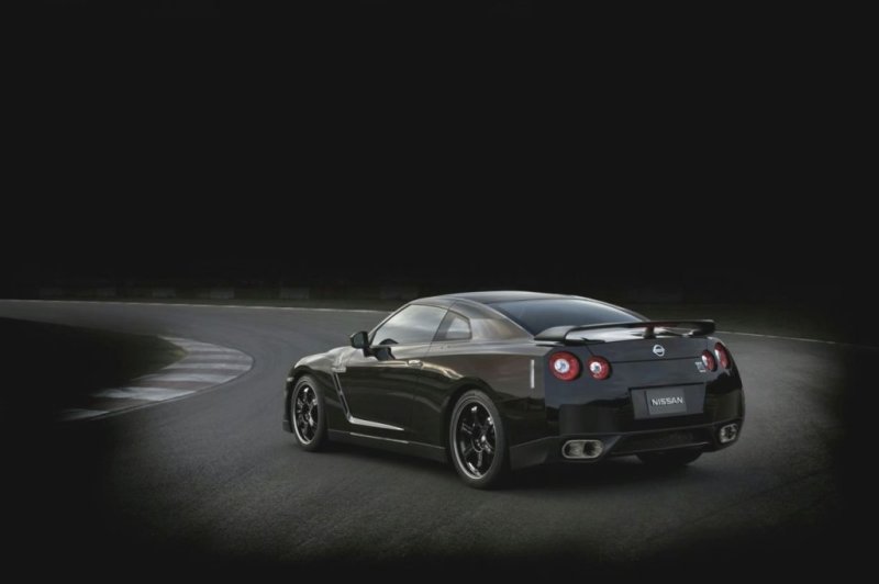 Обновлённый Nissan GT-R