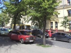 Депутаты хотят увеличить штрафы за парковку на тротуарах