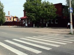 ГИБДД РФ просит водителей пропускать пешеходов на переходах