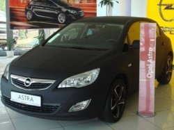 Бархатная Opel Astra в автосалоне BLOCK!
