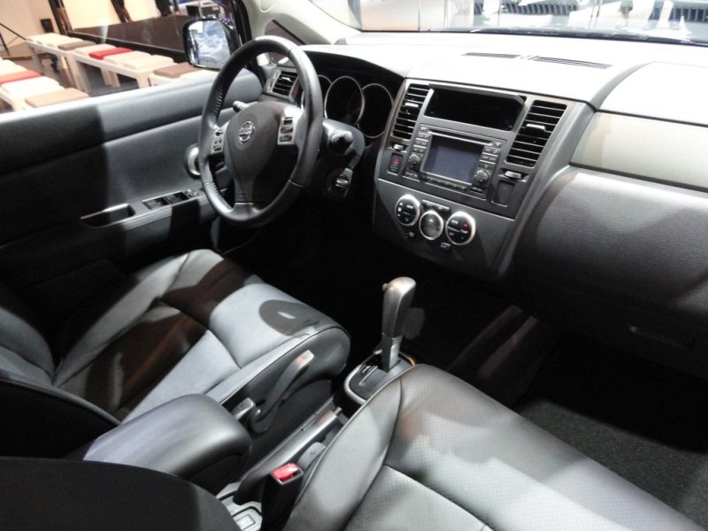 Nissan Tiida 