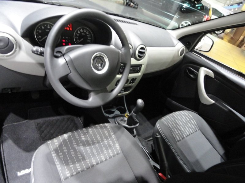 Renault Logan Black Line