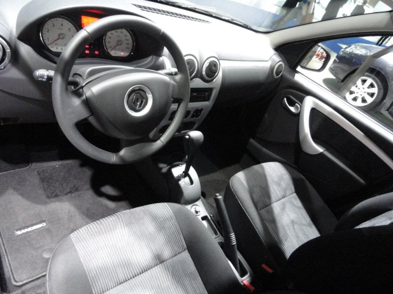 Renault Sandero с АКПП