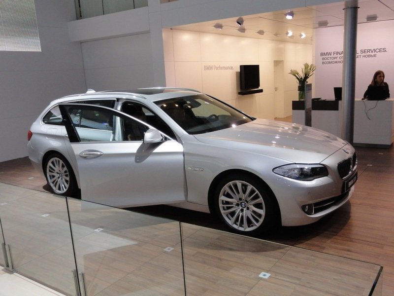 BMW на ММАС 2010 (фото): 5 Series Touring, Vision EfficientDynamics и другие модели