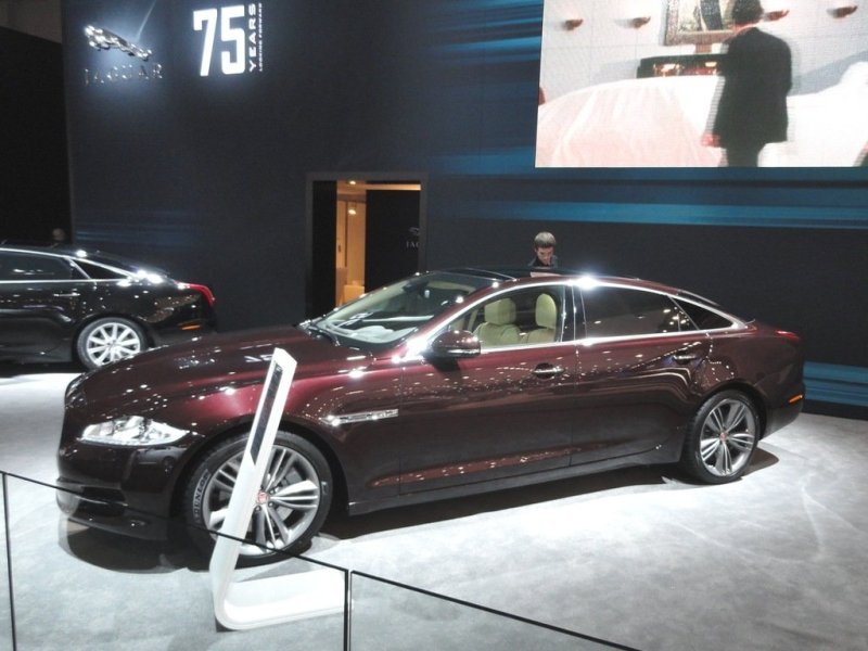 Jaguar на ММАС 2010 (фото): бронированный XJ Sentinel, спортивные XK и XKR