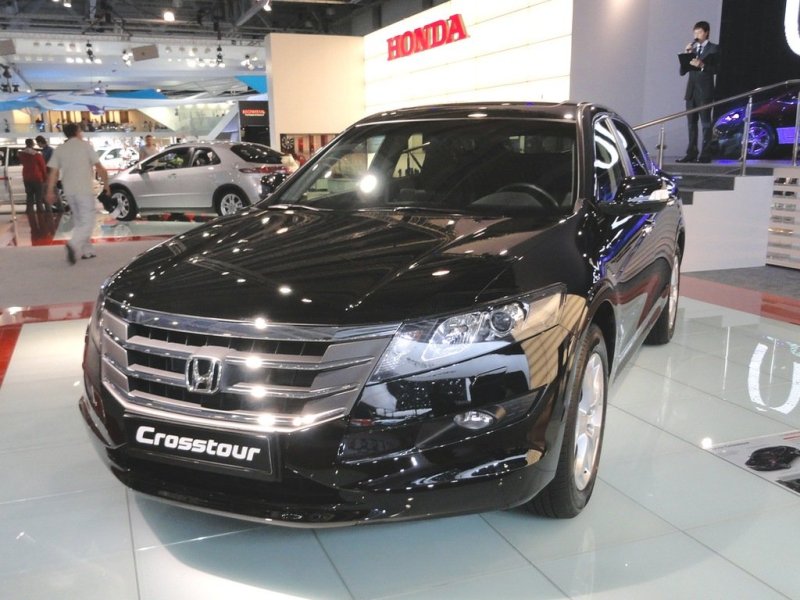 Honda на ММАС 2010 (фото): новейший кроссовер Crosstour и обновлённый хэтчбек Civic