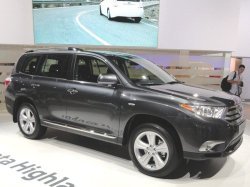 Новые Toyota Highlander и Toyota HiLux: две долгожданные премьеры Московского автосалона в БИЗНЕС КАР!