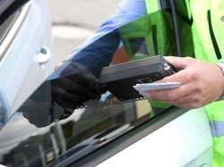 Теперь проверить тонировку может любой сотрудник ГИБДД