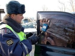 В регионах РФ начались рейды по проверке автомобилей с тонировкой