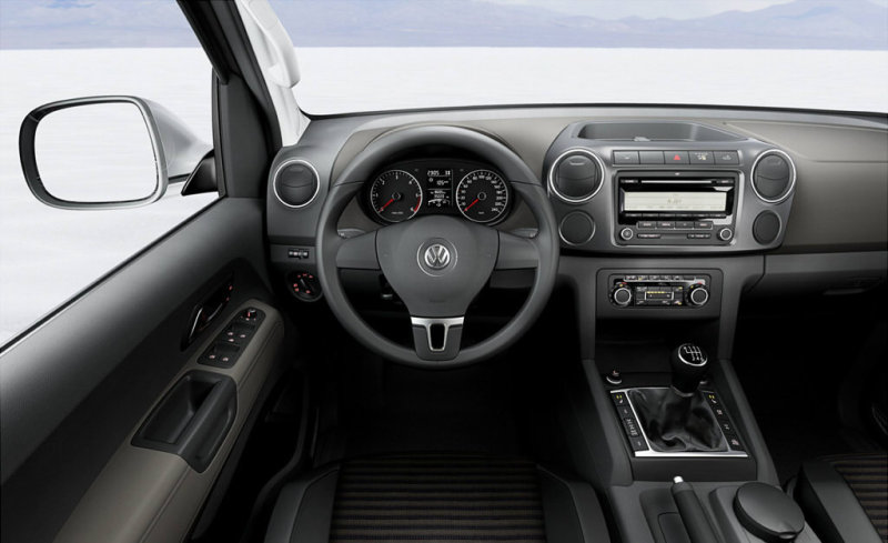 «Кокпит» оформлен скупо, но функционально. Класс Volkswagen.