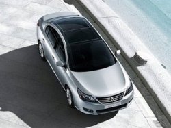 Renault Latitude — в РФ от 835 000 рублей