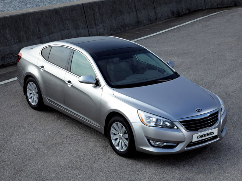 «Киа Каденза»