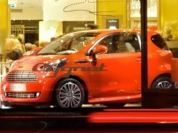 Aston Martin Cygnet поступил в английские шоу-румы