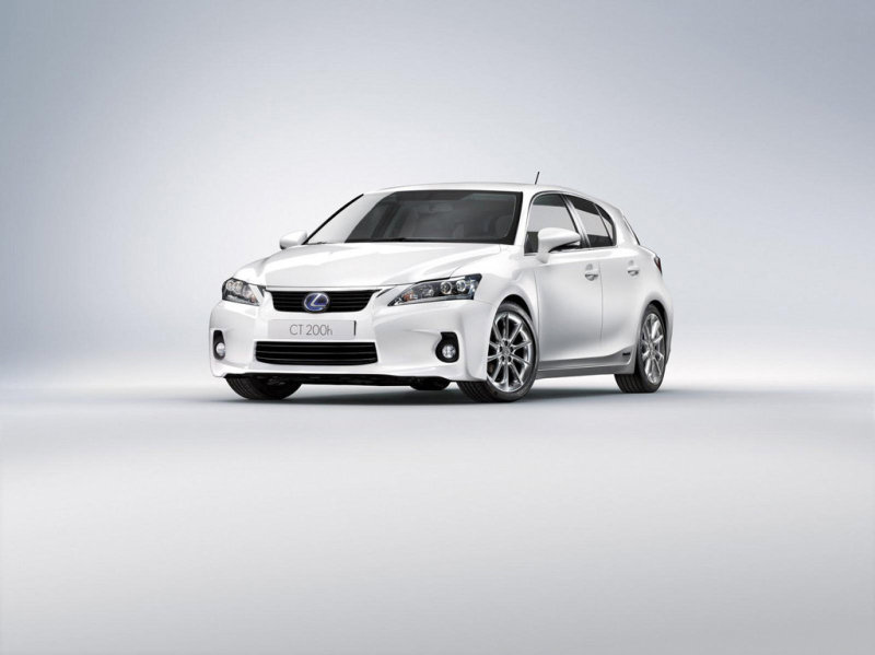 Входной билетик: Lexus CT 200h