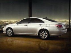 Новый Lexus ES 350 уже в дилерских центрах компании «СП БИЗНЕС КАР»!