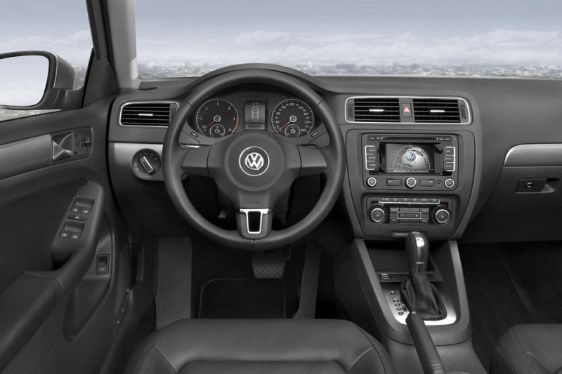 Приборная панель VW Jetta 2011