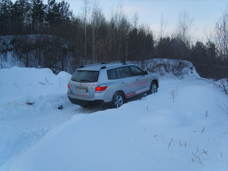 На пересеченной местности главное помнить об угле рампы - повиснуть на "брюхе" дело пяти минут