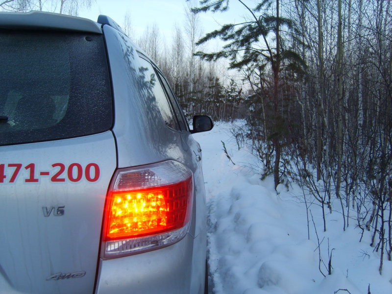 Задние блок-фары чем-то напоминают заднюю оптику нынешнего Subaru Forester
