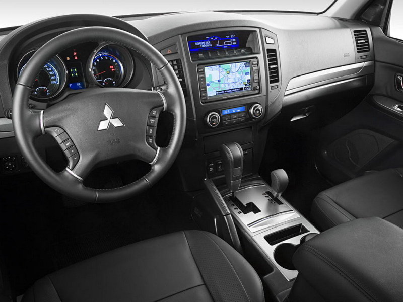 В салоне обитают многочисленные сверчки