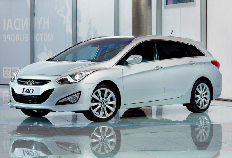 Новый «универсал» Hyundai i40 выполнен в фирменном «текучем» стиле.