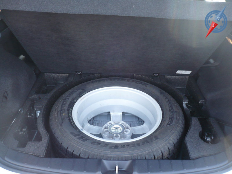 Полноразмерная запаска является прерогативой российского рынка. Очень удачное решение.