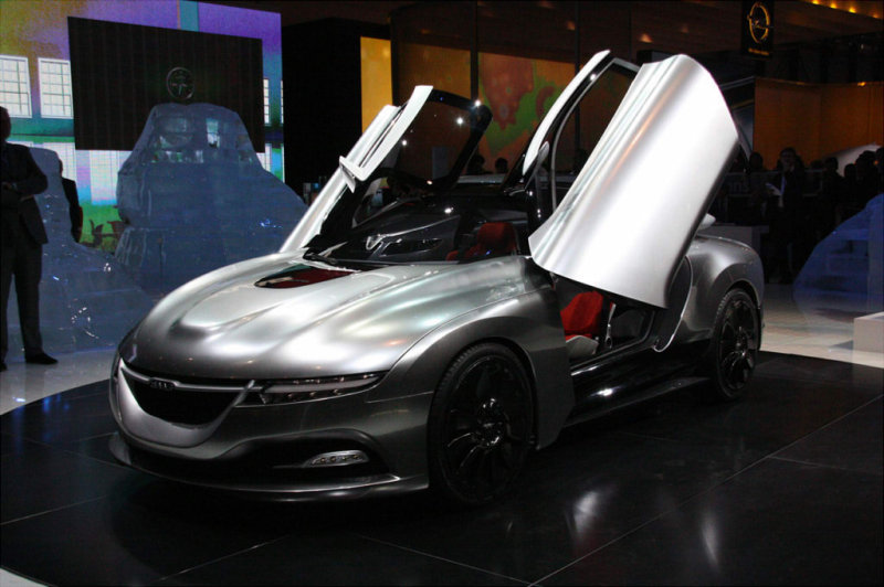 SAAB PhoeniX выглядит будто отлитый из текучего металла.
