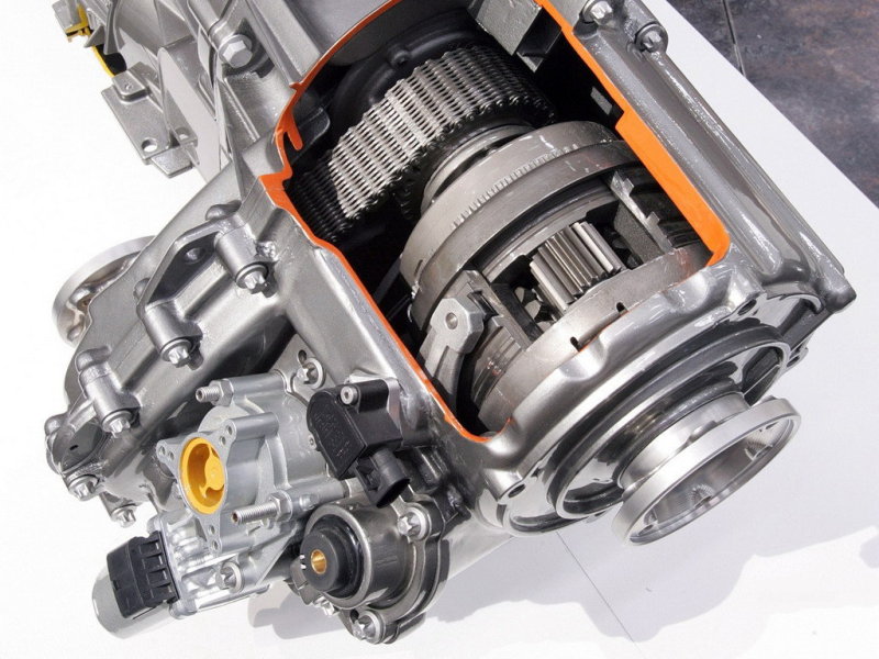 Раздаточная коробка беспроблемна, главное не проглядеть потекший сальник