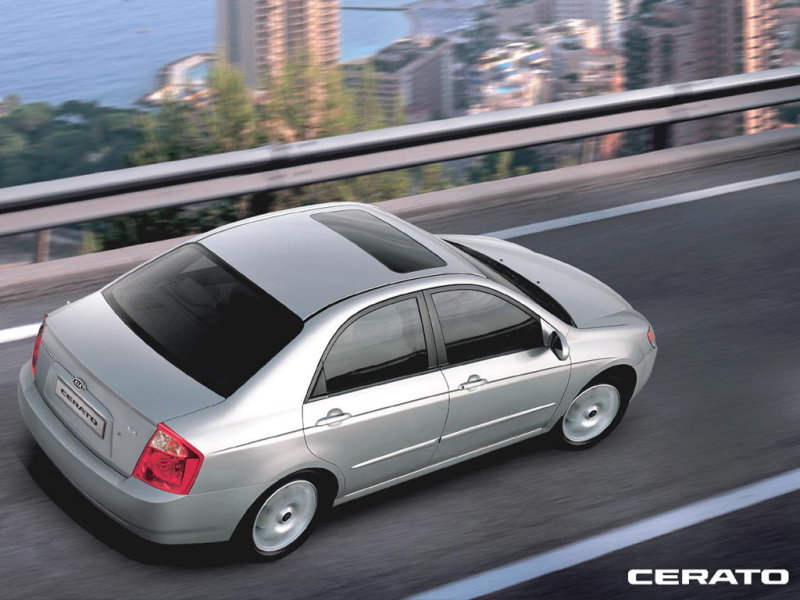 В некоторых комплектация Kia Cerato был доступен люк в крыше.