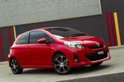 Трехдверный хэтчбек Toyota Yaris представлен официально  