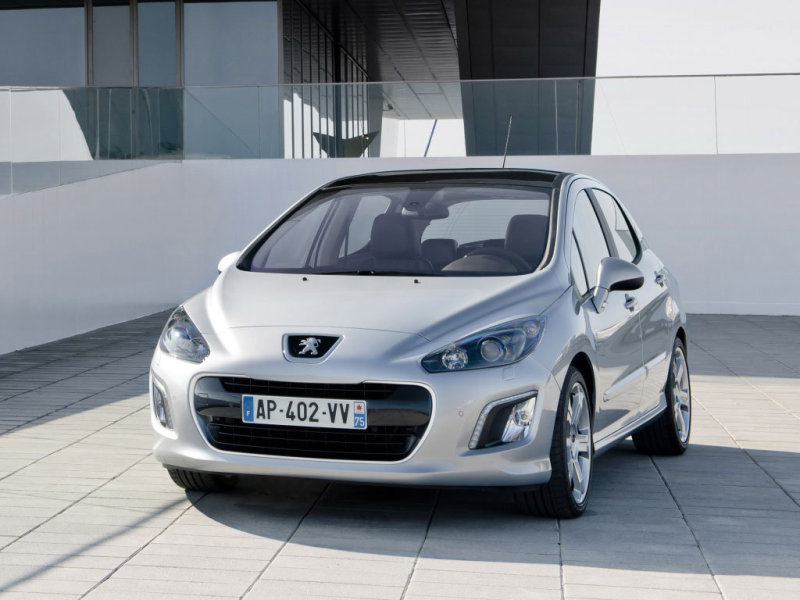 Новый Peugeot 308 презентовали в Москве
