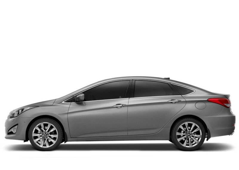 Изящные пропрорции седана i40 впечатляют. Тогда как «универсал» выглядит еще элегантней.