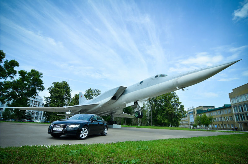 Ауди А7 столь же стремителен, что и самолет 