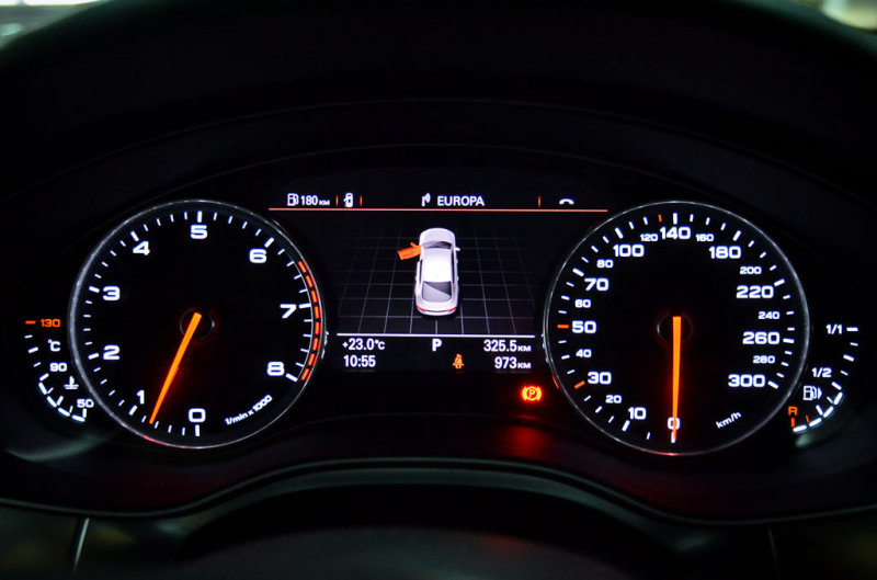 Щиток приборов – блистательный баланс  между красотой и информативностью